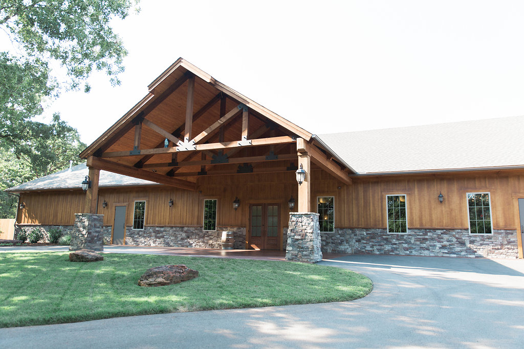 Eleven Oaks Ranch Events - Wedding Venue | VowVenue.com