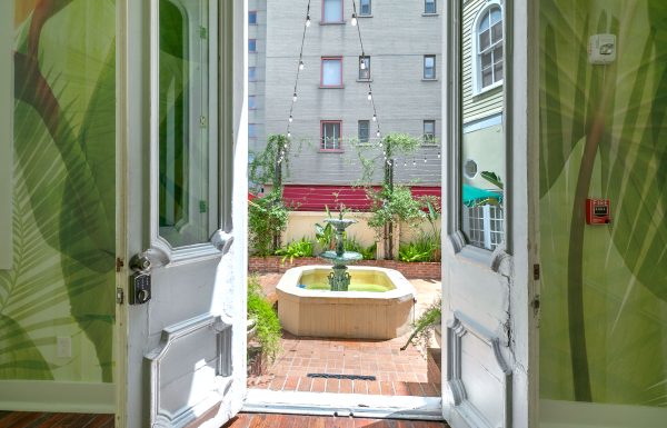 Solari Orleans, Revel on the Avenue in Quintessential New Orleans history. Gallery 11